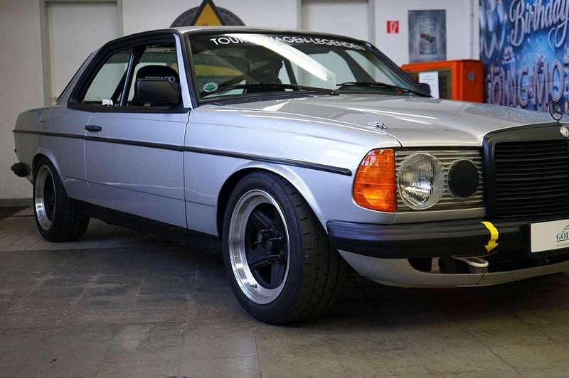 Gebraucht Mercedes 280 AMG 209 PS (153 kW) 1980 735 Coupé