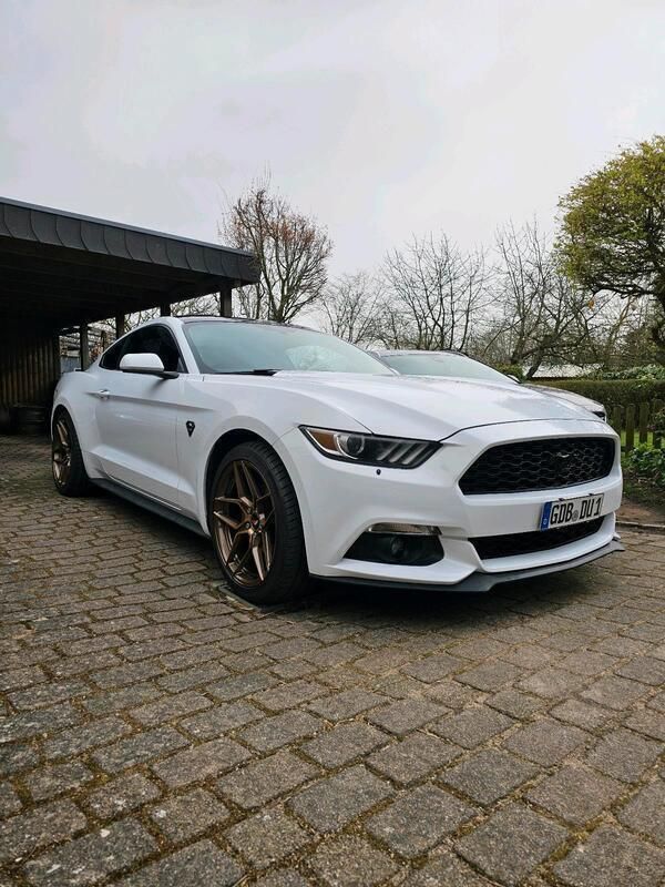 Weiß Gebraucht 2016 Ford Mustang Coupé | 20.000 € (Guter Preis) - Bild 1/4