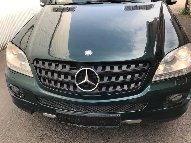 Gebraucht Mercedes ML320 224 PS (164 kW) 2006 Grün SUV