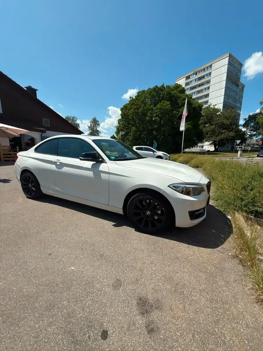 Gebraucht BMW 220 Sport Line 190 PS (139 kW) 2015 Weiß Coupé