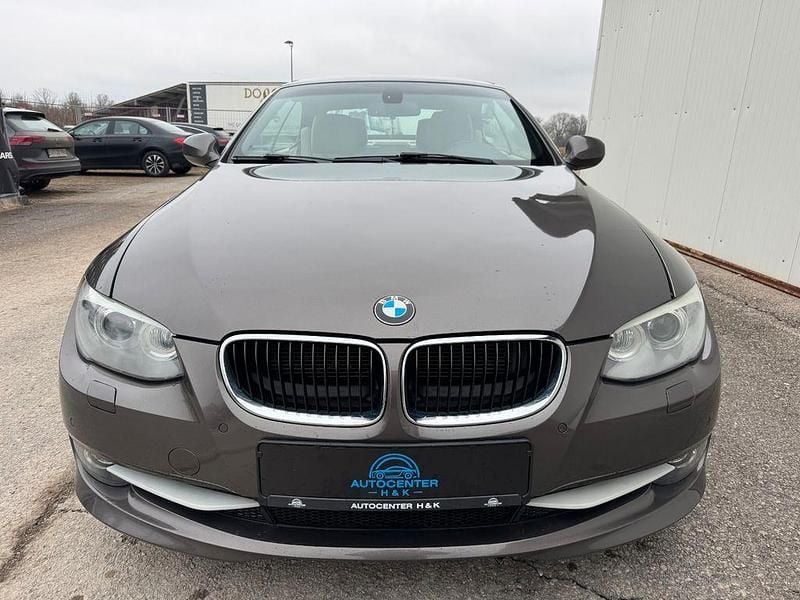 Gebraucht BMW 320 Cabriolet Comfort Edition 184 PS (135 kW) 2011 Braun Cabrio