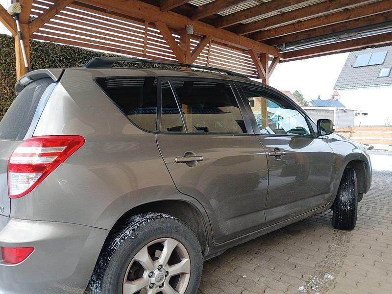 Andere farben Gebraucht 2011 Toyota RAV4 SUV | 6.800 € - Bild 1/4