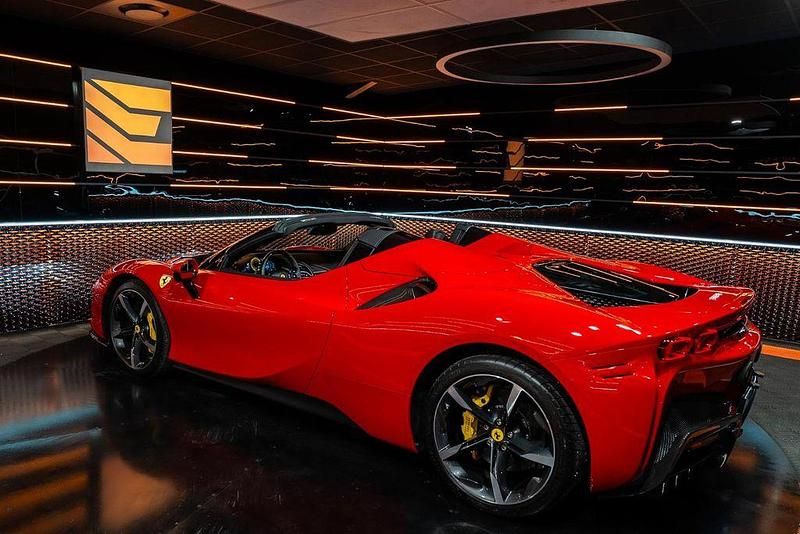 Second-hand Ferrari SF90 999 CP (734 kW) 2023 Roșu Cabrio
