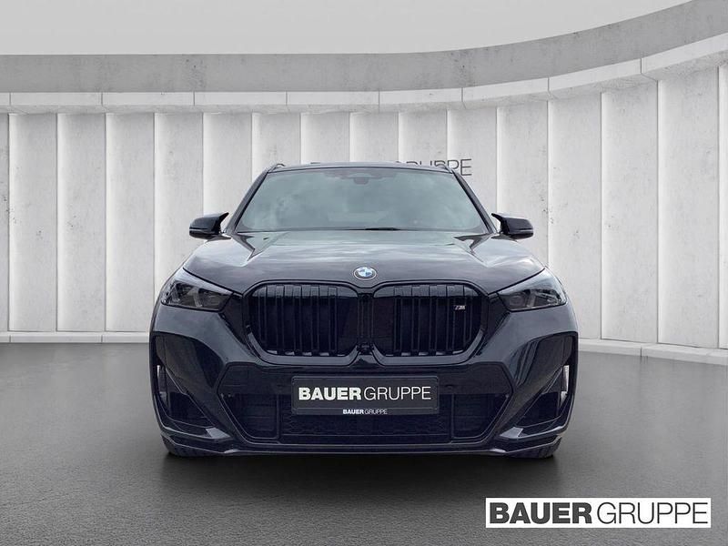 Neu BMW X1 Performance 300 PS (220 kW) 2025 Schwarz SUV