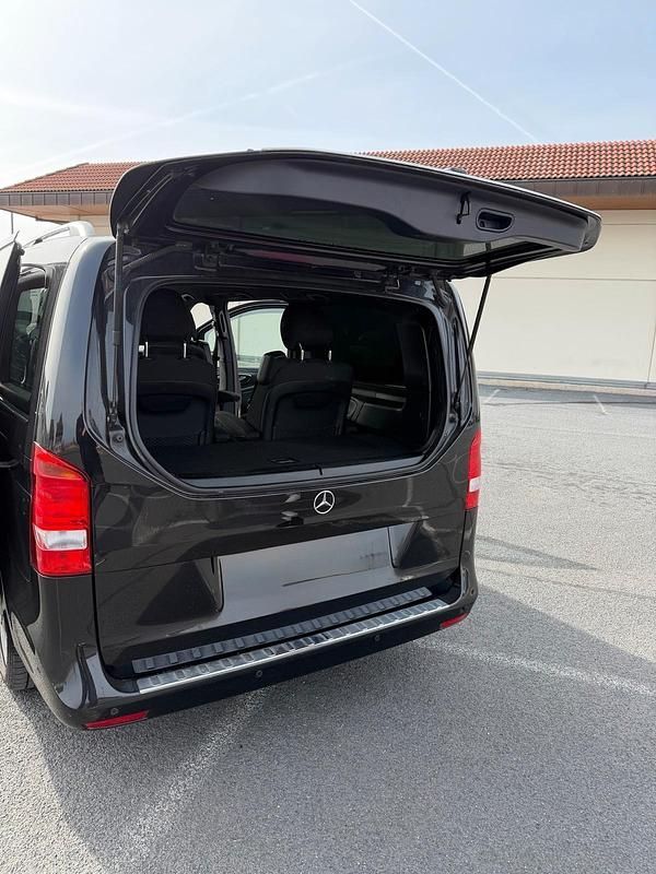 Gebraucht Mercedes V220 163 PS (119 kW) 2016 Schwarz Van / Kleinbus