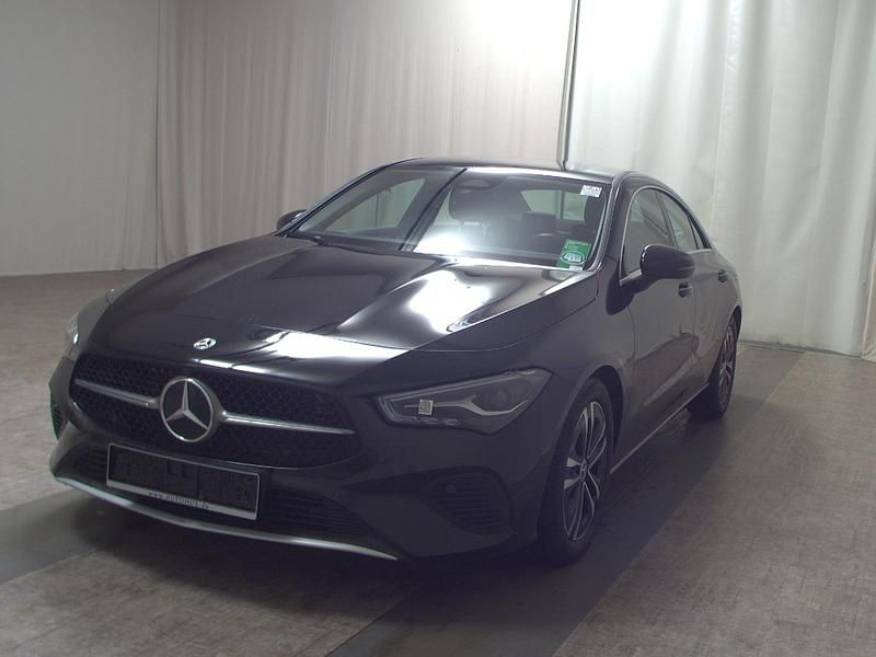 Gebraucht Mercedes CLA200 150 PS (110 kW) 2023 Kosmosschwarz  metalliclack Limousine