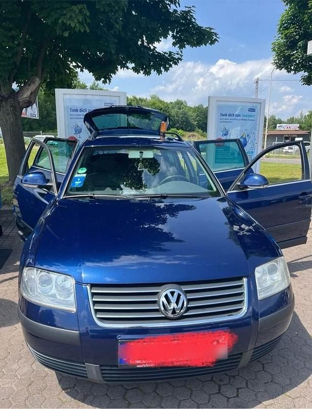 Blau Gebraucht 2004 VW Passat Basis Kombi | 1.300 € (Guter Preis) - Bild 1/4