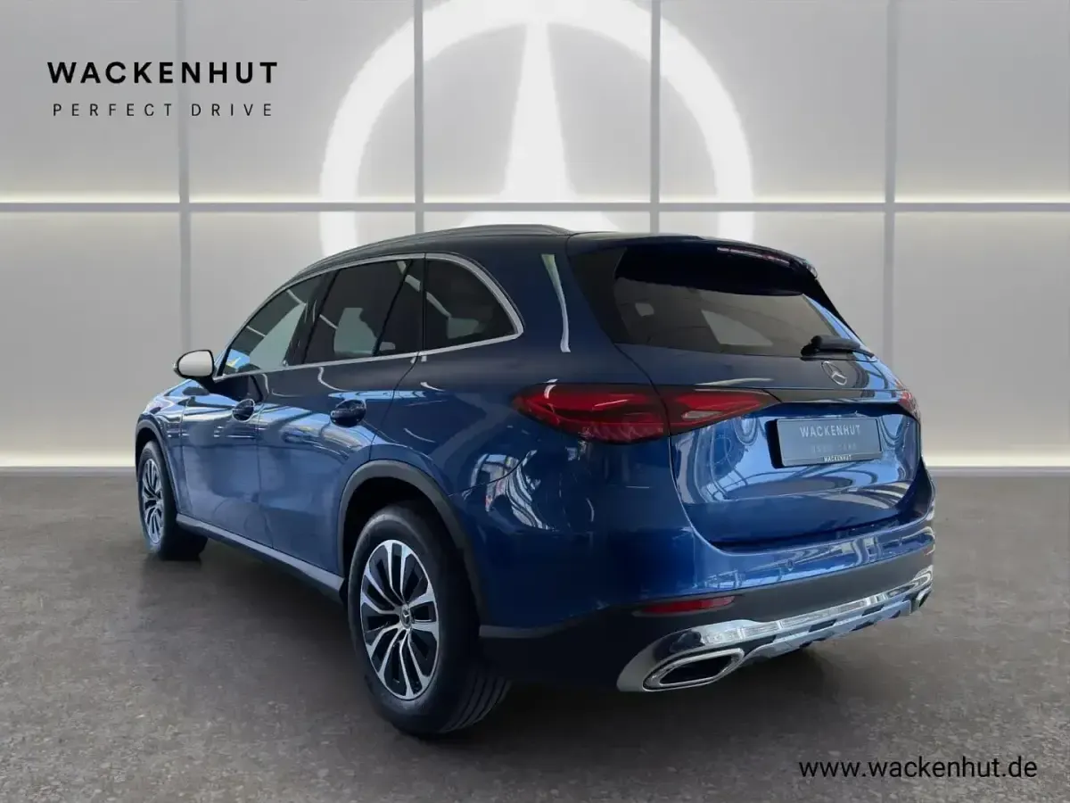 Gebraucht Mercedes GLC220 Avantgarde 197 PS (144 kW) 2024 Blau SUV