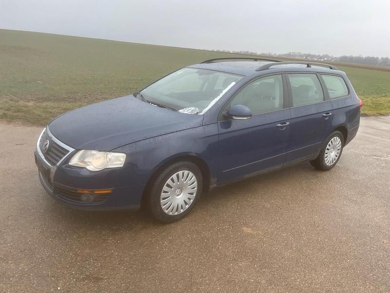 Gebraucht VW Passat 140 PS (102 kW) 2006 Blau Kombi