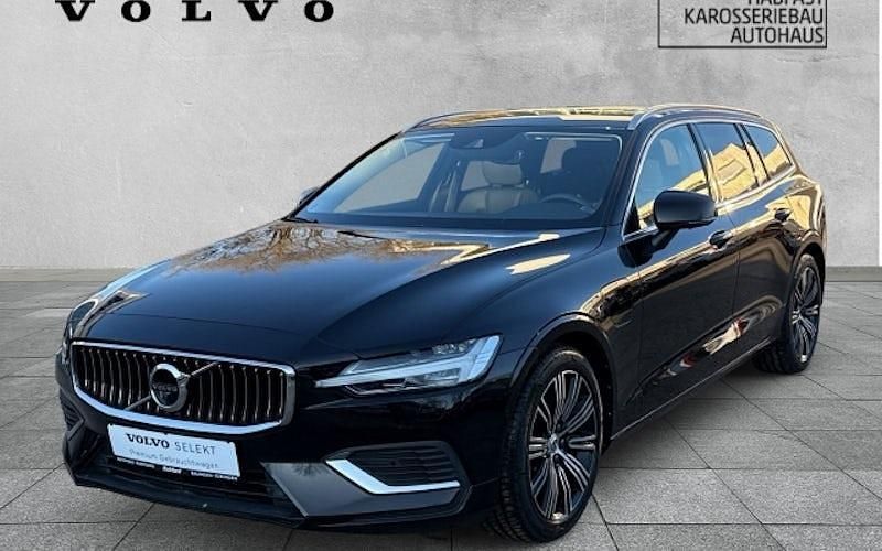 Schwarz Gebraucht 2021 Volvo V60 Inscription Kombi | 34.930 € (Fairer Preis) - Bild 1/4