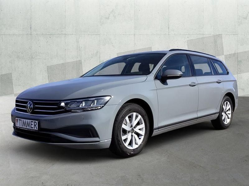 Gebraucht VW Passat Basis 150 PS (110 kW) 2022 Grau Limousine