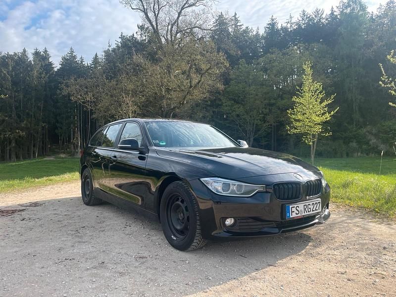 Schwarz Gebraucht 2014 BMW 320 Kombi | 7.000 € (Superpreis) - Bild 1/4