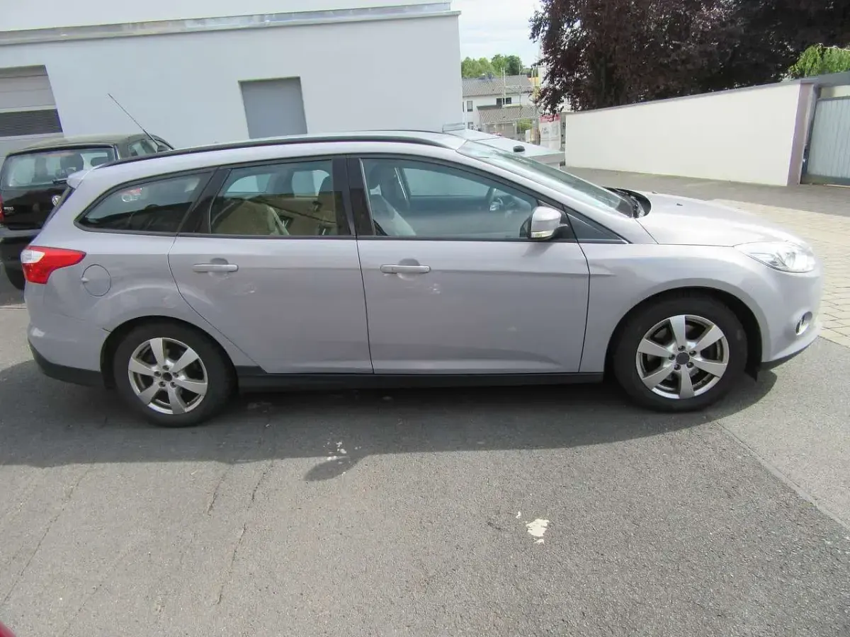Gebraucht Ford Focus Titanium 150 PS (110 kW) 2011 Grau Kombi