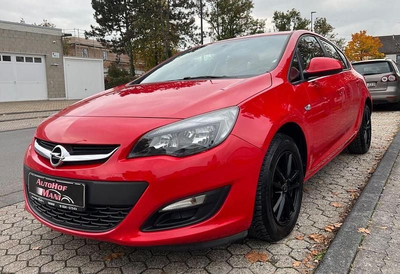 Rot Gebraucht 2015 Opel Astra Selection Limousine | 6.490 € (Guter Preis) - Bild 1/4