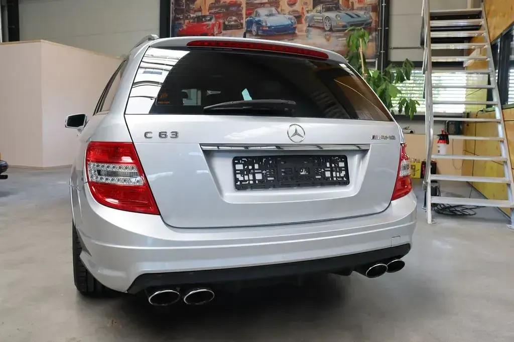 Gebraucht Mercedes C63 AMG Avantgarde 457 PS (336 kW) 2009 Silber Limousine