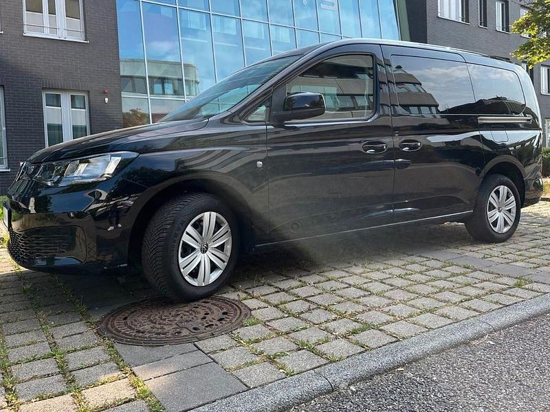 Używany VW Caddy Maxi 122 KM (89 kW) 2024 Czarny Minivan