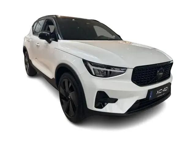 Neu Volvo XC40 Plus 163 PS (119 kW) 2025 Weiß SUV