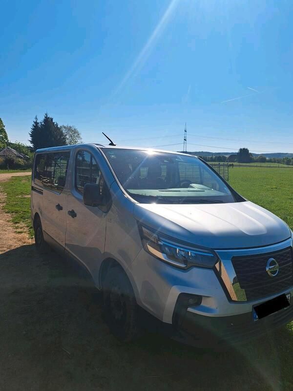 Silber Gebraucht 2021 Nissan NV300 Van | 30.399 € - Bild 1/4