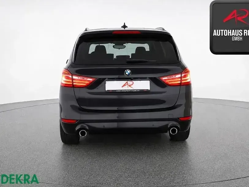 Gebraucht BMW 220 Gran Tourer Advantage 190 PS (139 kW) 2022 Schwarz Van / Kleinbus