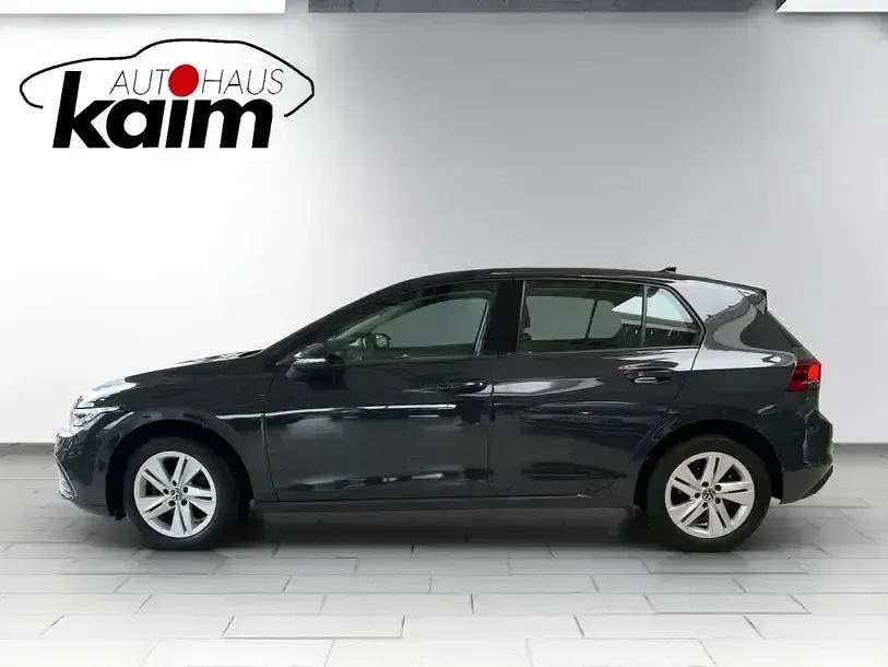 Gebraucht VW Golf VIII Life 110 PS (80 kW) 2021 Grau Limousine
