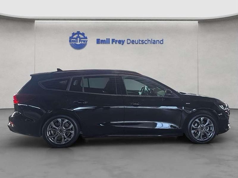 Second-hand Ford Focus ST-Line X 125 CP (91 kW) 2024 Negru Break