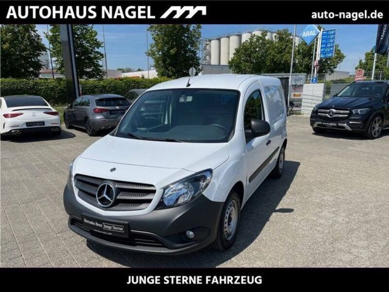 Arktikweiß Gebraucht 2021 Mercedes Citan 109 Van | 13.554 € (Guter Preis) - Bild 1/4