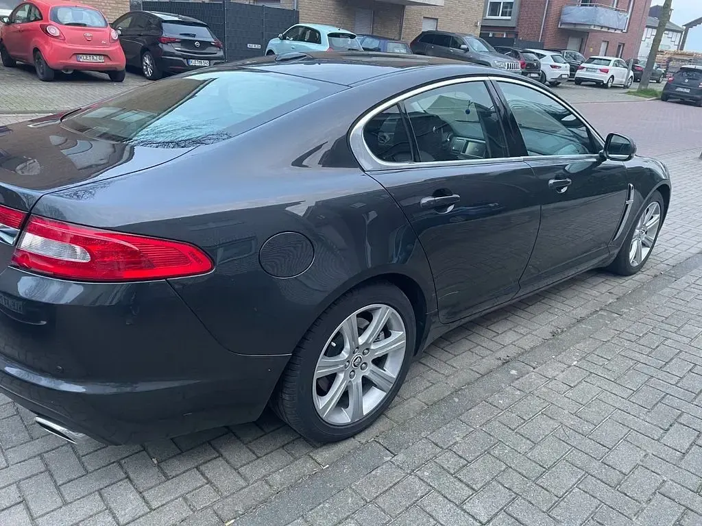 Gebraucht Jaguar XF Luxury 241 PS (177 kW) 2011 Grau Limousine