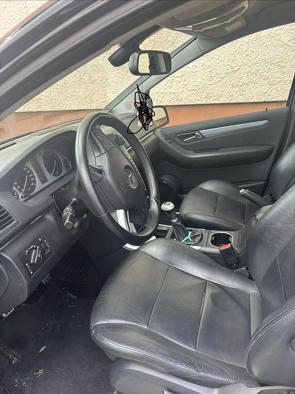 Gebraucht Mercedes B170 116 PS (85 kW) 2009 Schwarz Van / Kleinbus