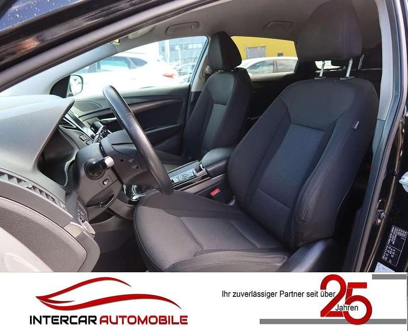 Gebraucht Hyundai i40 Trend 165 PS (121 kW) 2017 Phantom black / mic Kombi