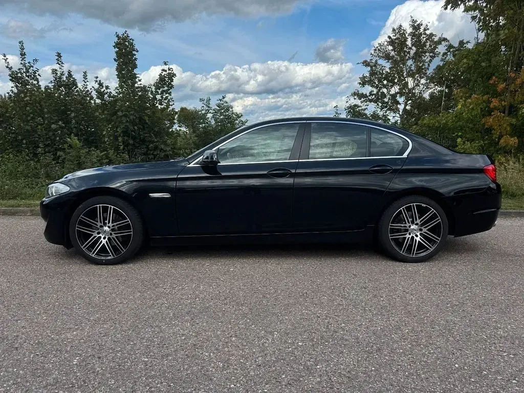 Gebraucht BMW 520 184 PS (135 kW) 2010 Schwarz Limousine
