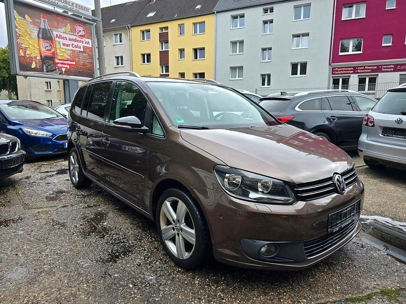 Braun Gebraucht 2011 VW Touran Style Van / Kleinbus | 6.700 € (Fairer Preis) - Bild 1/4