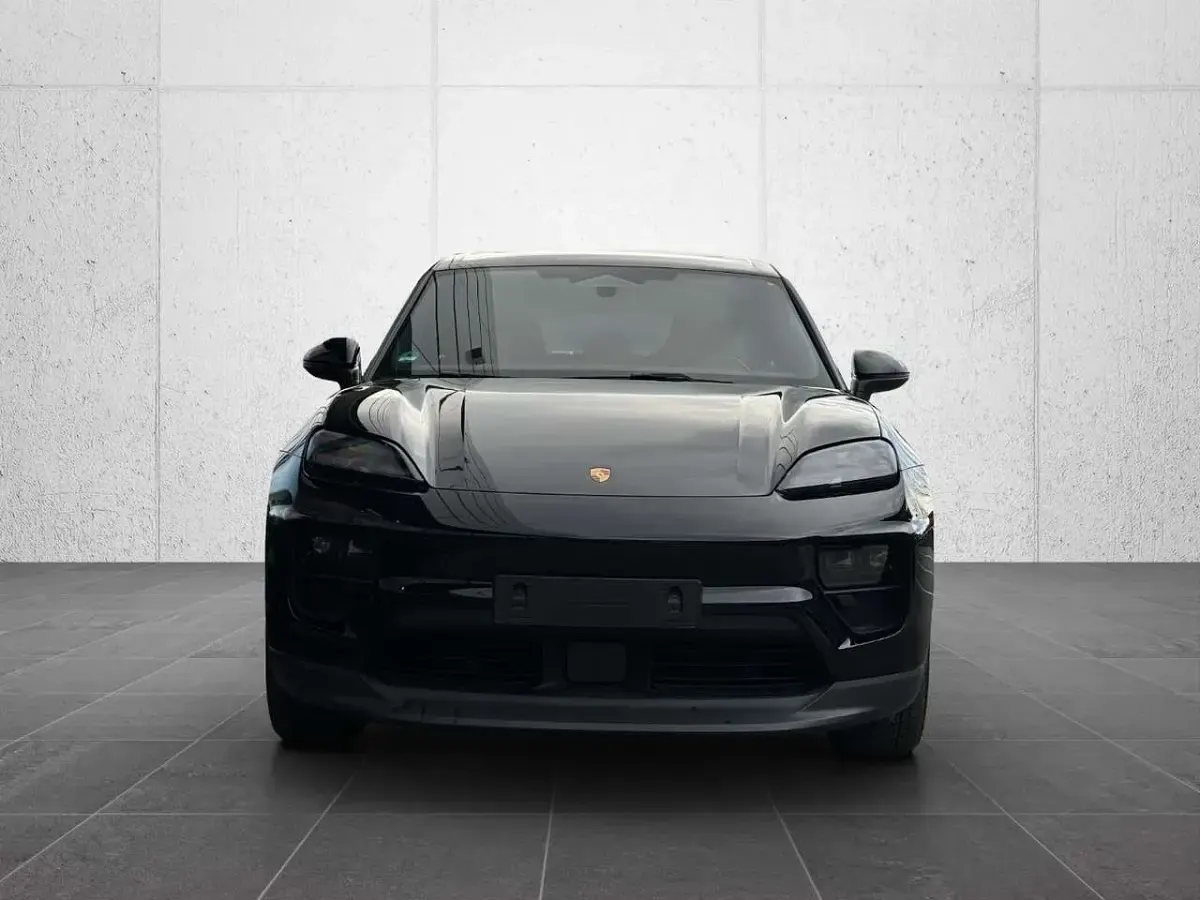 Używany Porsche Macan 300 kW (408 KM) 2024 Czarny SUV