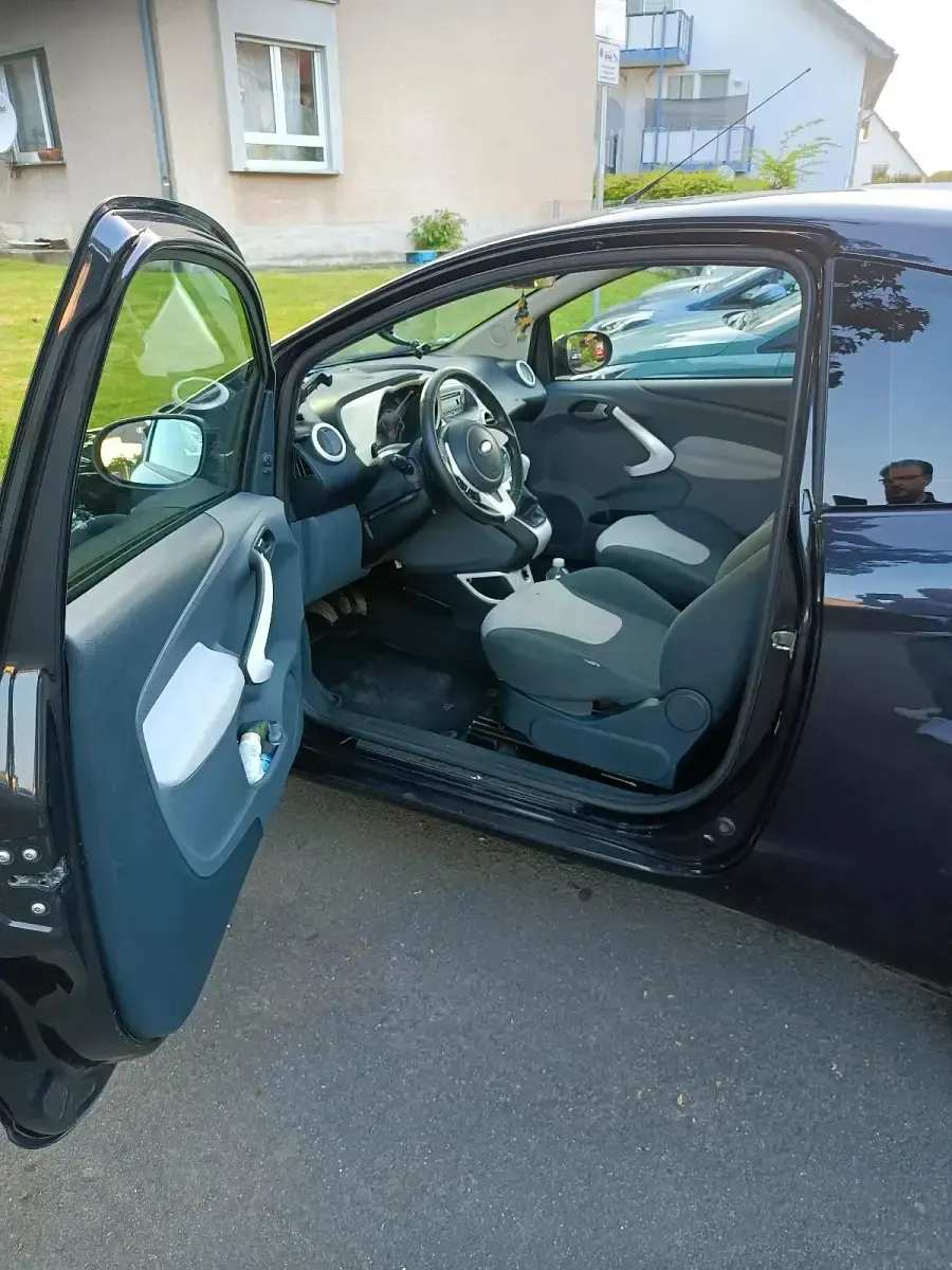 Gebraucht Ford Ka 69 PS (50 kW) 2011 Schwarz Kleinwagen