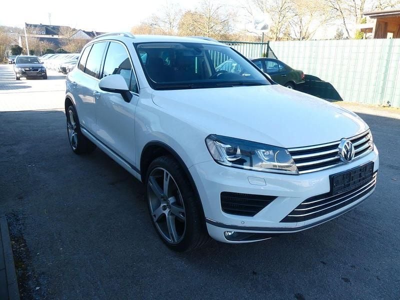 Gebraucht VW Touareg 204 PS (150 kW) 2016 Weiß SUV