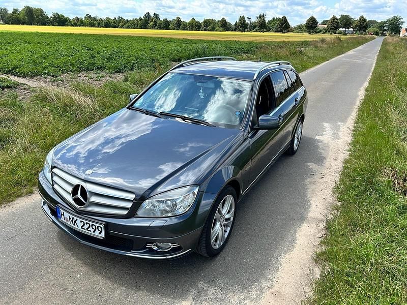 Grau Gebraucht 2009 Mercedes C230 Kombi | 6.800 € (Etwas zu teuer) - Bild 1/4