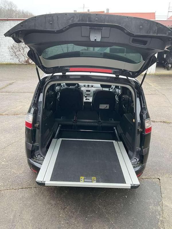 Gebraucht Ford S-MAX Titanium 140 PS (102 kW) 2008 Schwarz Van / Kleinbus