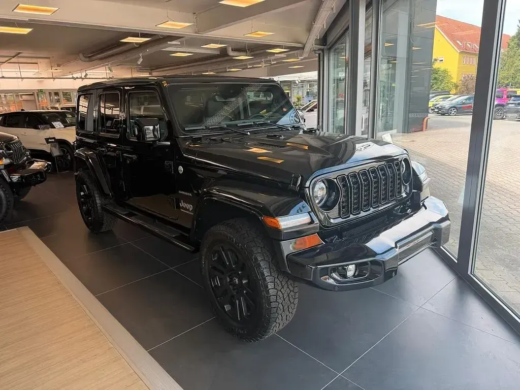 Neu Jeep Wrangler 272 PS (200 kW) 2025 Schwarz SUV