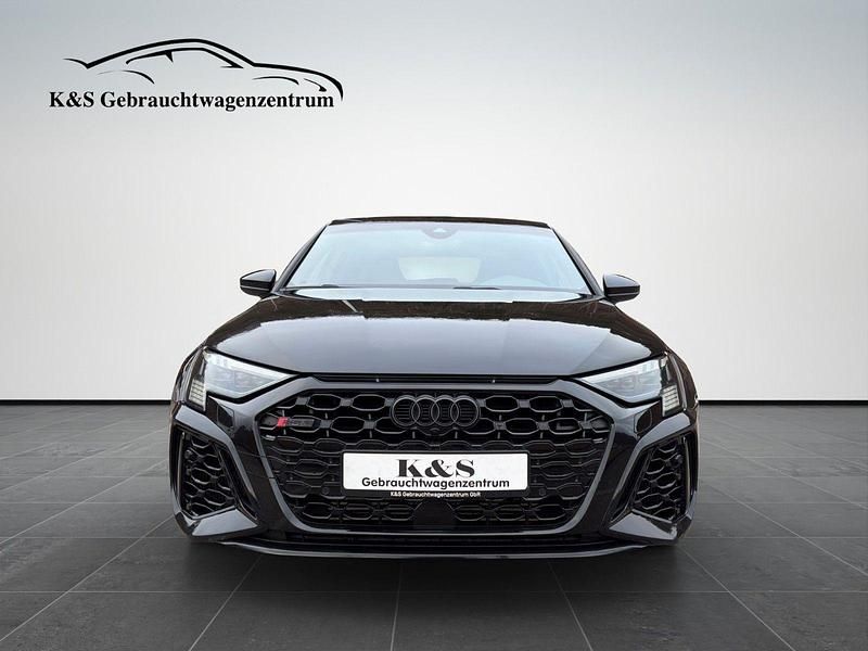 Gebraucht Audi RS3 Ambiente 400 PS (294 kW) 2023 Schwarz Limousine