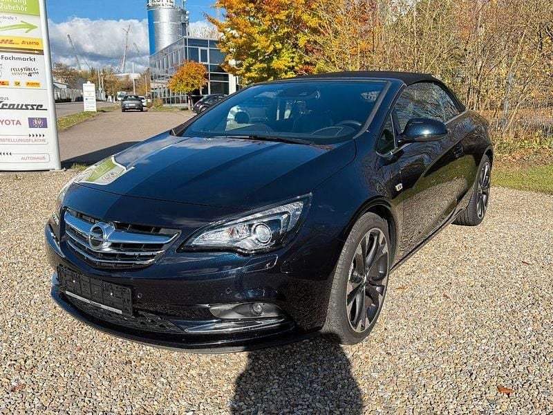Blau Gebraucht 2019 Opel Cascada Ultimate Cabrio | 18.950 € (Fairer Preis) - Bild 1/4