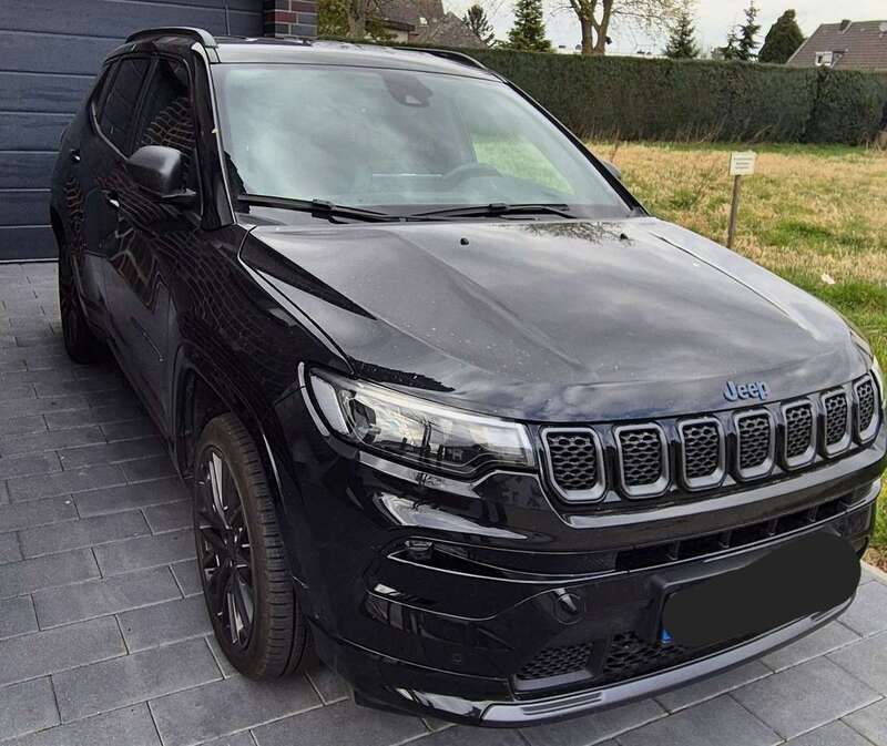 Schwarz Gebraucht 2022 Jeep Compass 80th Anniversary SUV | 26.900 € (Fairer Preis) - Bild 1/4