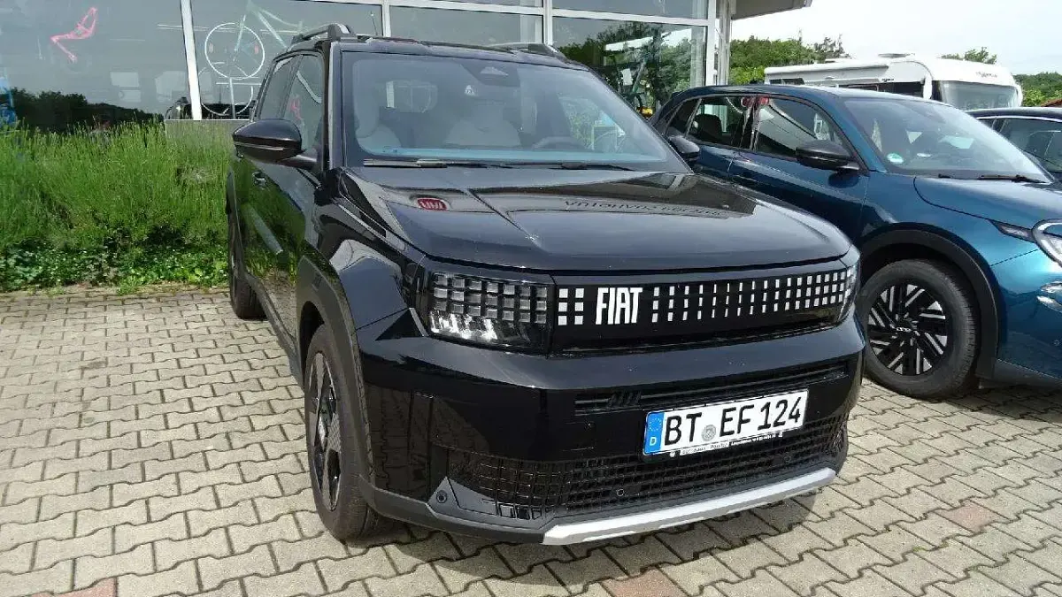 Gebraucht Fiat Grande Panda La Prima 101 PS (74 kW) 2026 Cinema schwarz Kleinwagen