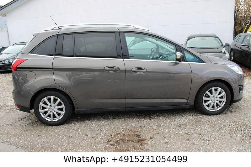 Gebraucht Ford Grand C-Max Titanium 140 PS (102 kW) 2014 Braun Van / Kleinbus