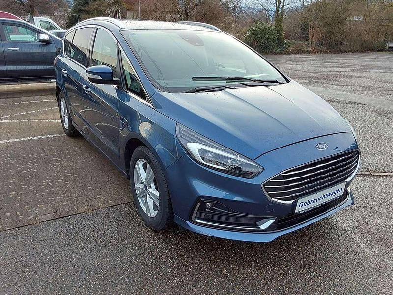 Gebraucht Ford S-MAX Titanium 190 PS (139 kW) 2022 Chromablau metallic Van / Kleinbus