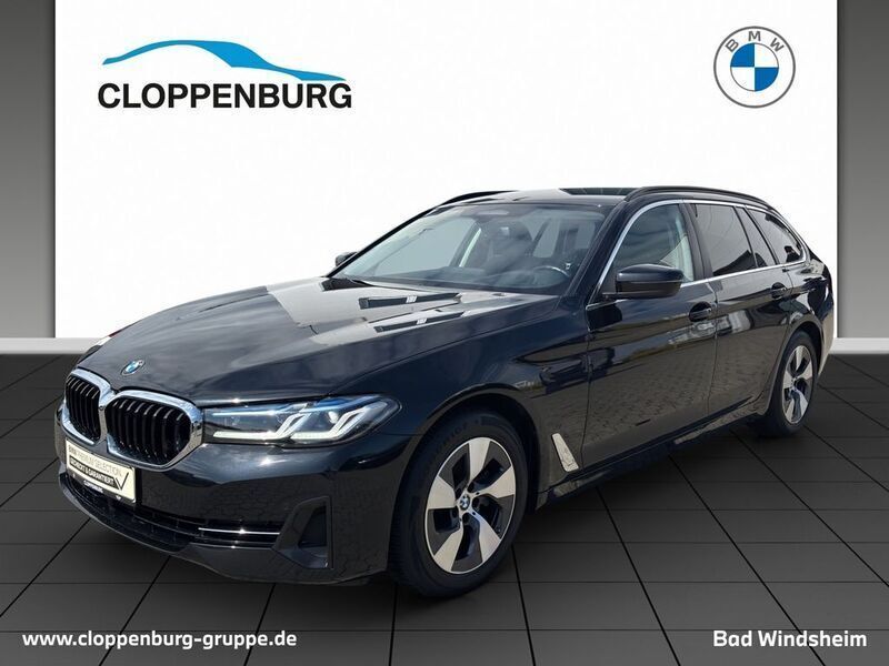 Schwarz Gebraucht 2023 BMW 520 Sport Line Kombi | 31.445 € (Superpreis) - Bild 1/4