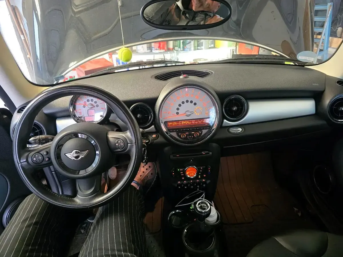 Używany Mini Cooper 122 KM (89 kW) 2011 Czarny Hatchback