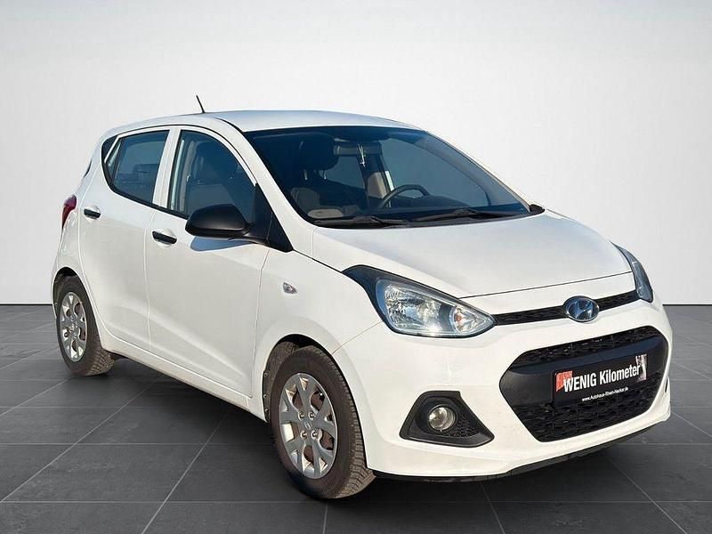 Gebraucht Hyundai i10 Basis 67 PS (49 kW) 2016 Weiß Kleinwagen