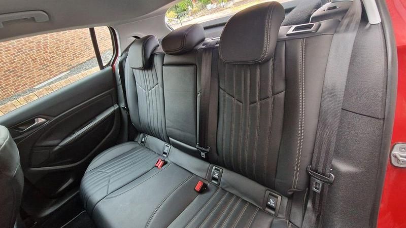 Gebraucht Peugeot 308 Allure 125 PS (91 kW) 2014 Rot Limousine