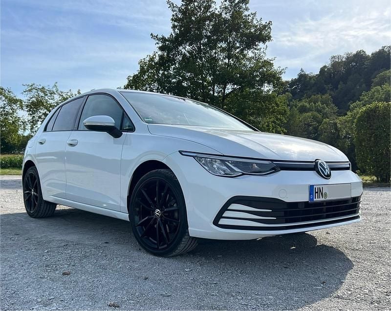 Weiß Gebraucht 2020 VW Golf VIII Limousine | 15.749 € (Superpreis) - Bild 1/4