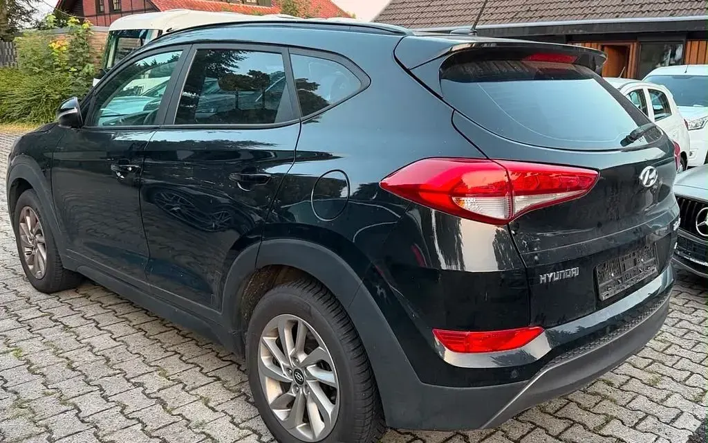 Gebraucht Hyundai Tucson 177 PS (130 kW) 2016 Schwarz SUV