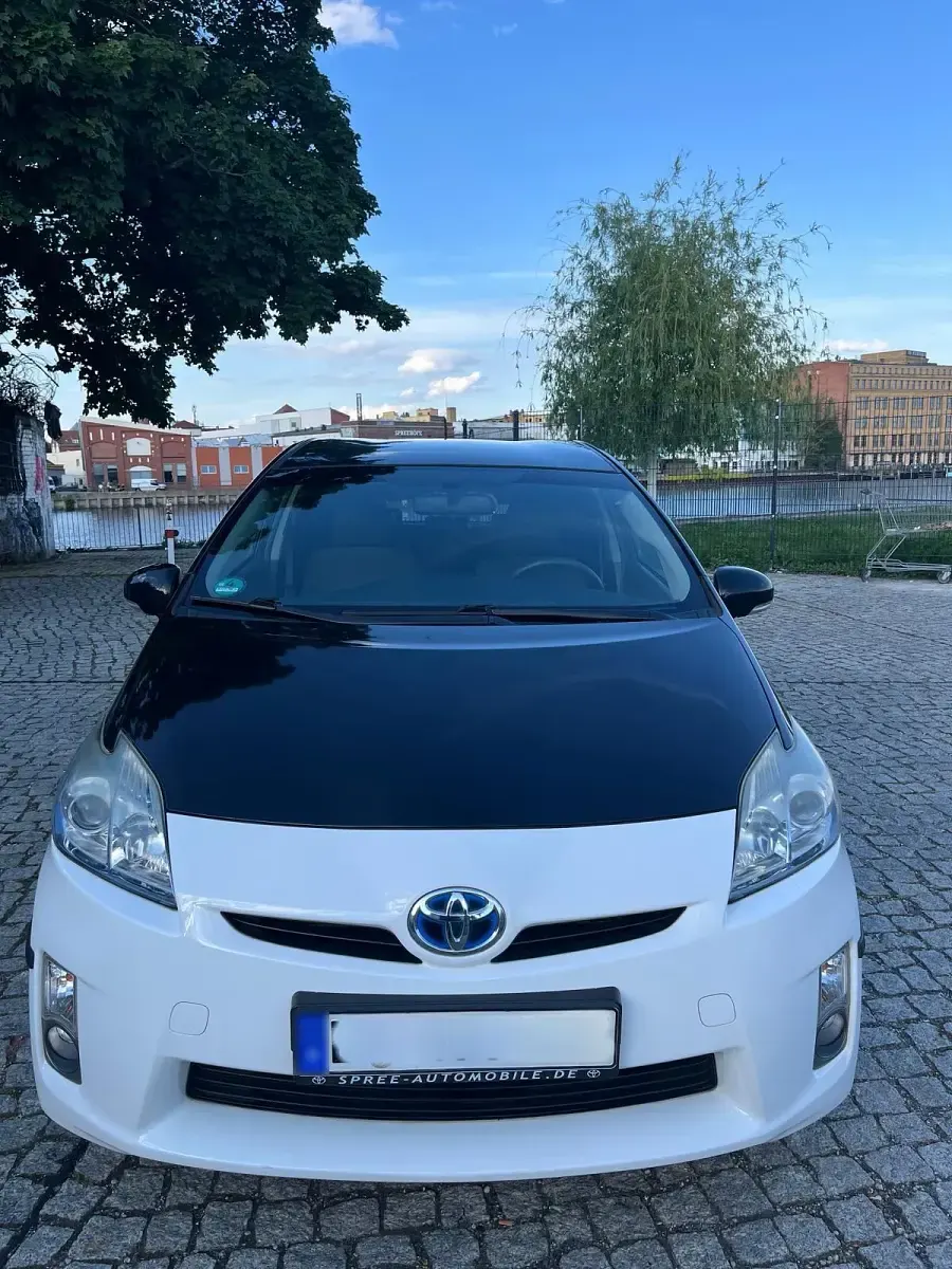 Gebraucht Toyota Prius 100 PS (73 kW) 2009 Weiß Kleinwagen